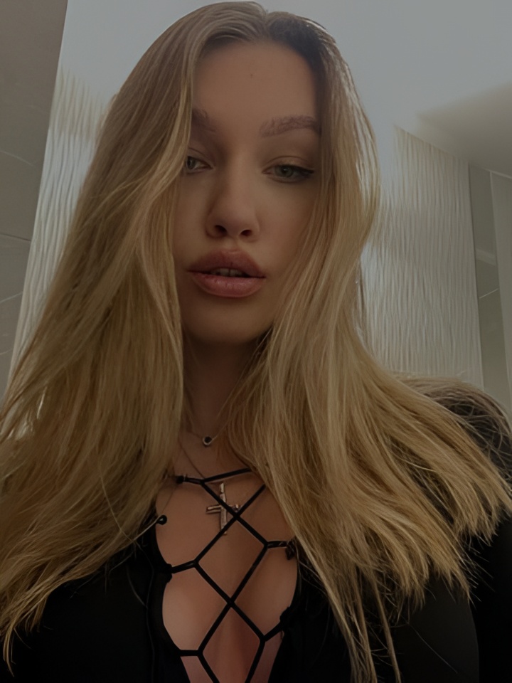 Магдалина привлекательная девушка из Ачинска цена от 3000 руб