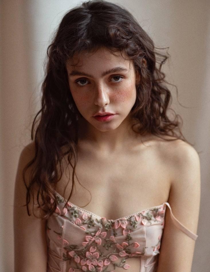 Владлена привлекательная девушка из Ачинска цена от 6000 руб