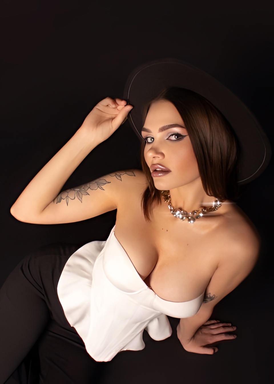 Яна привлекательная девушка из Ачинска цена от 6000 руб